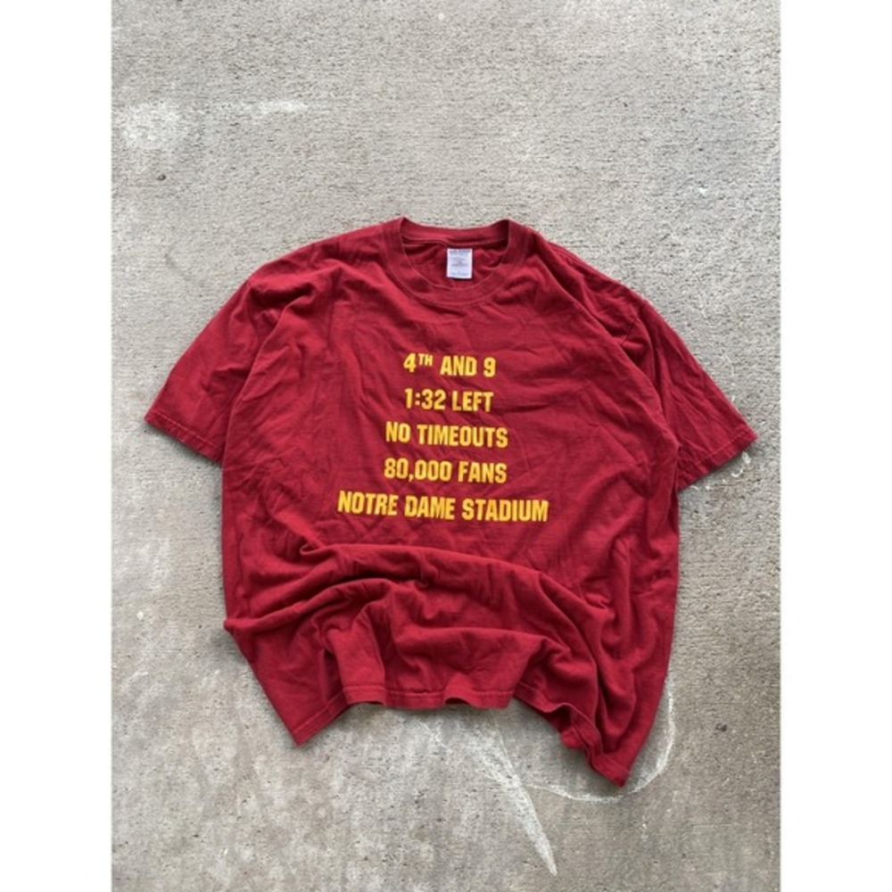 Vintage Gildan Shirt Mens XL Red 4th And 9 Notre Dame Stadium USC Fight On Tee F